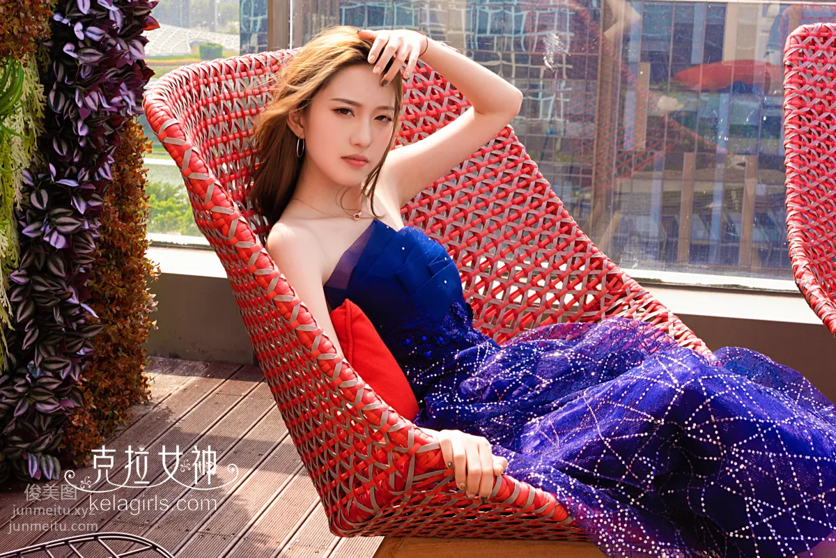 [KeLaGirls克拉女神] 2019.08.25《天台露足》芊芊 18