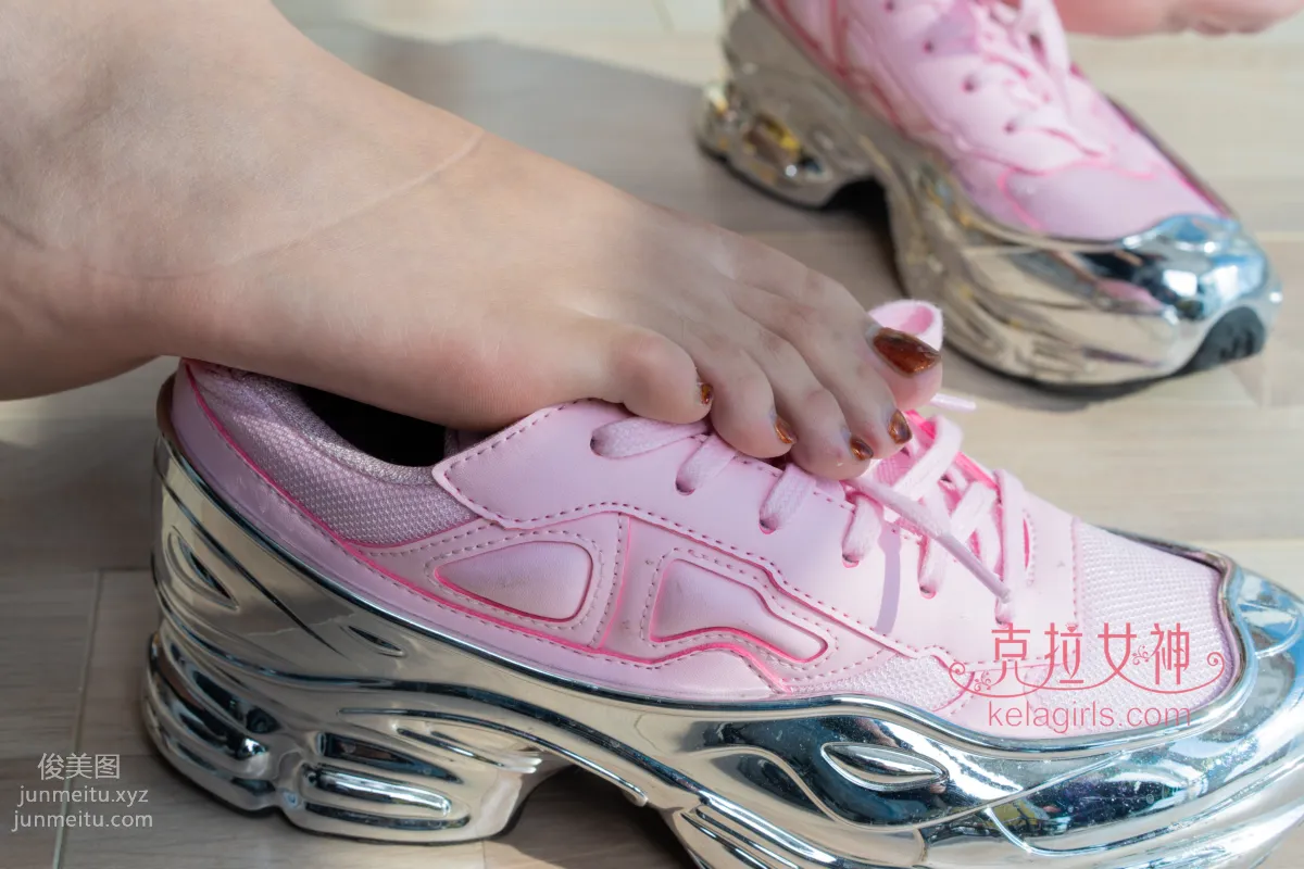 [Kelagirls] 2019.12.04 Barefoot Sneakers Zhong Qi photo 17