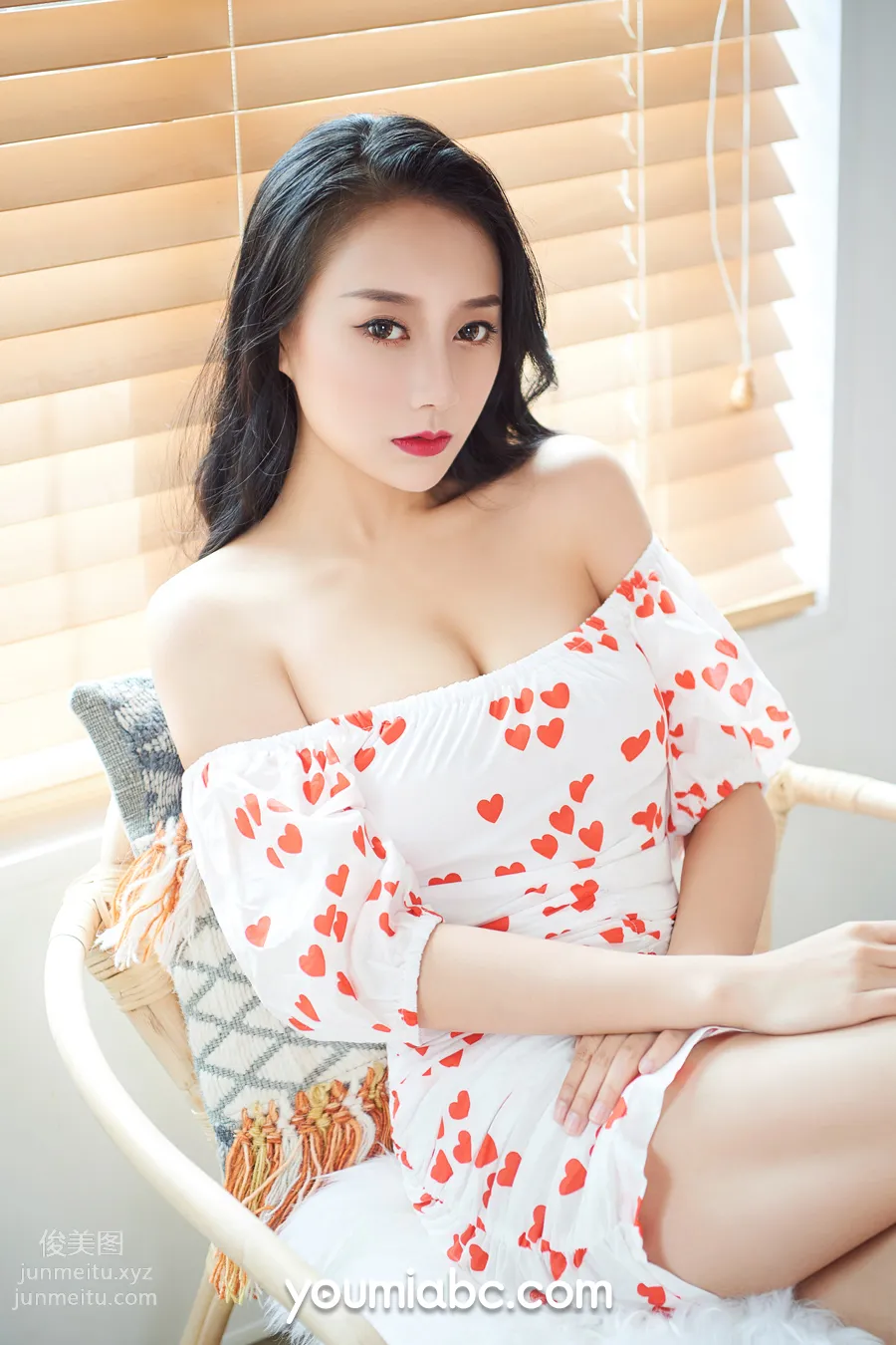 He Jiaying: YouMi photo 2