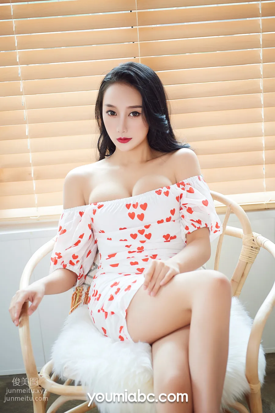 He Jiaying: YouMi photo 3