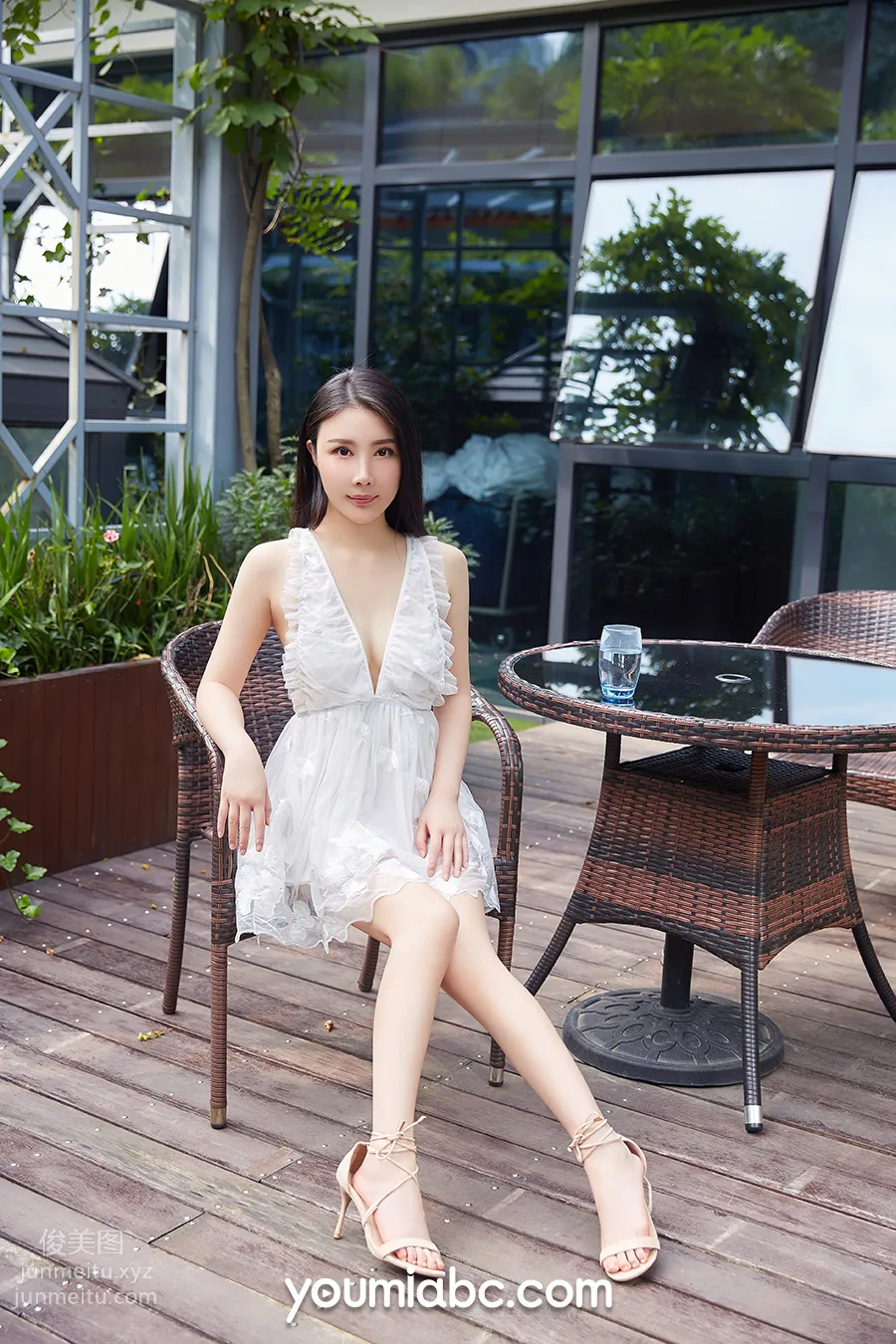 Zi Yi: YouMi photo 3