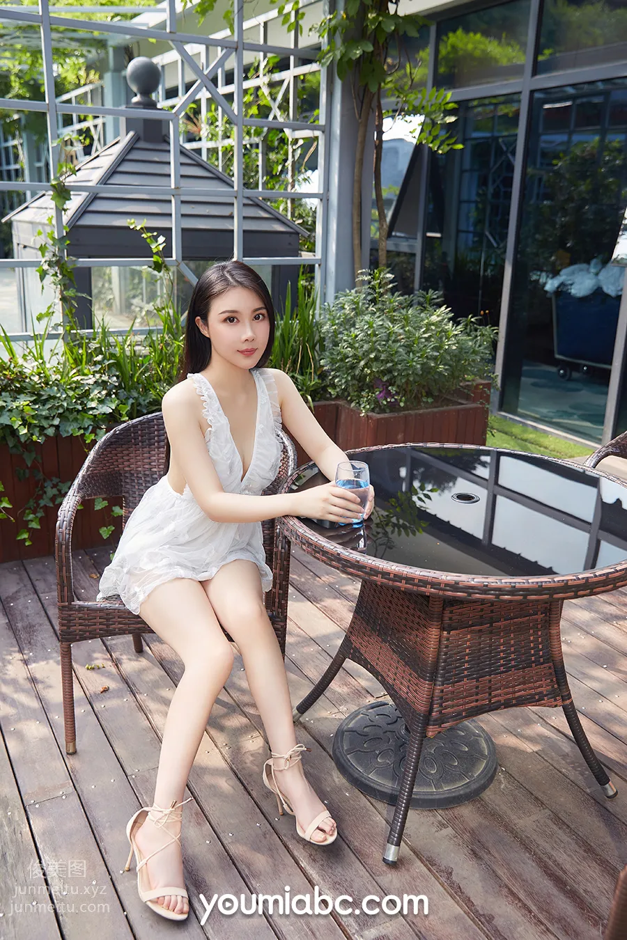 Zi Yi: YouMi photo 4