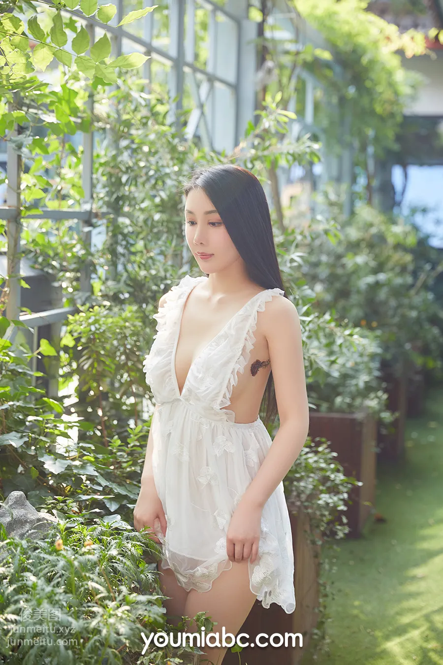 Zi Yi: YouMi photo 11