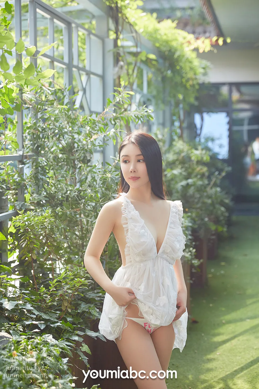 Zi Yi: YouMi photo 13