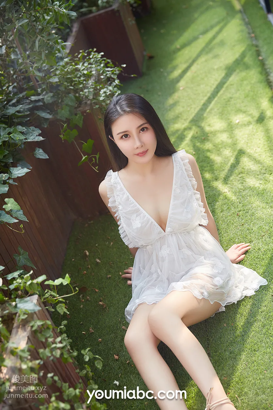 Zi Yi: YouMi photo 15