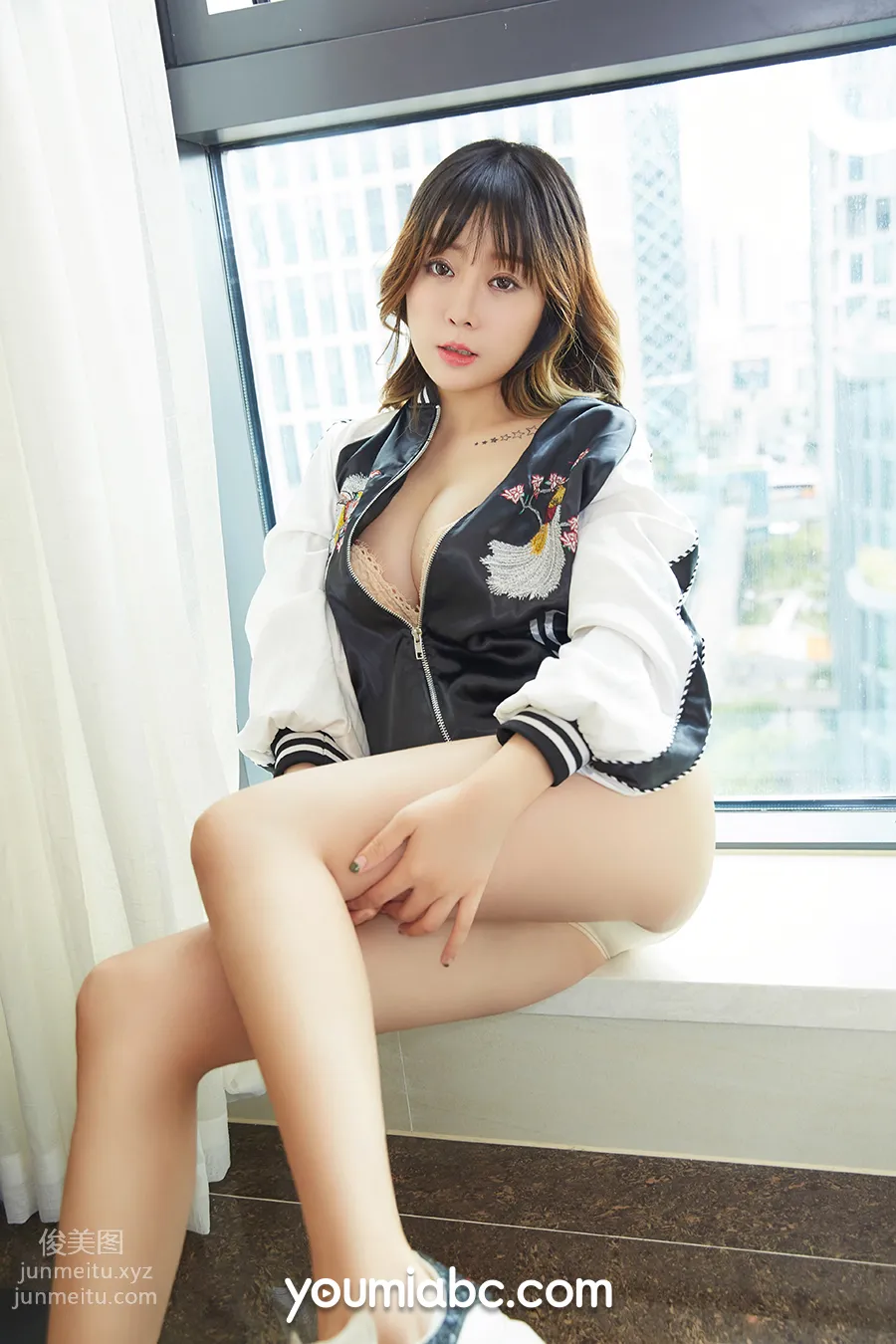 Les Wong: YouMi photo 10