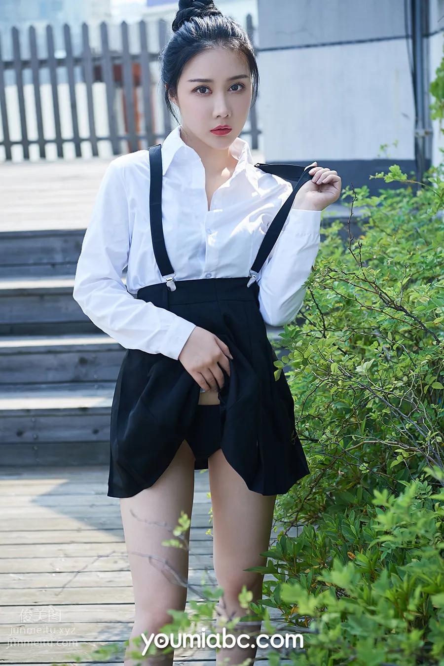 Zi Yi: YouMi photo 23