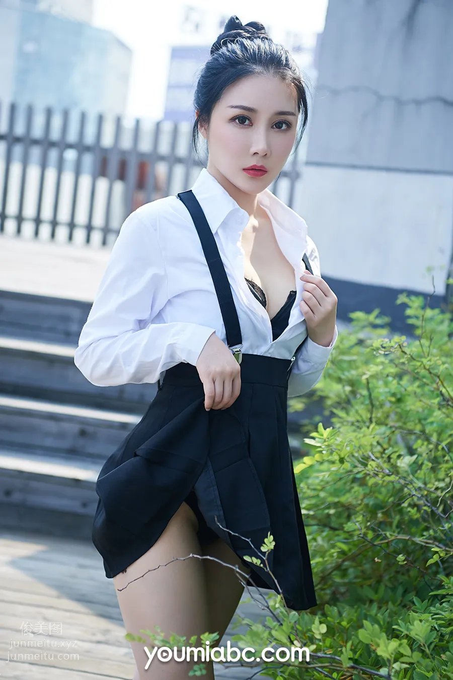 Zi Yi: YouMi photo 25