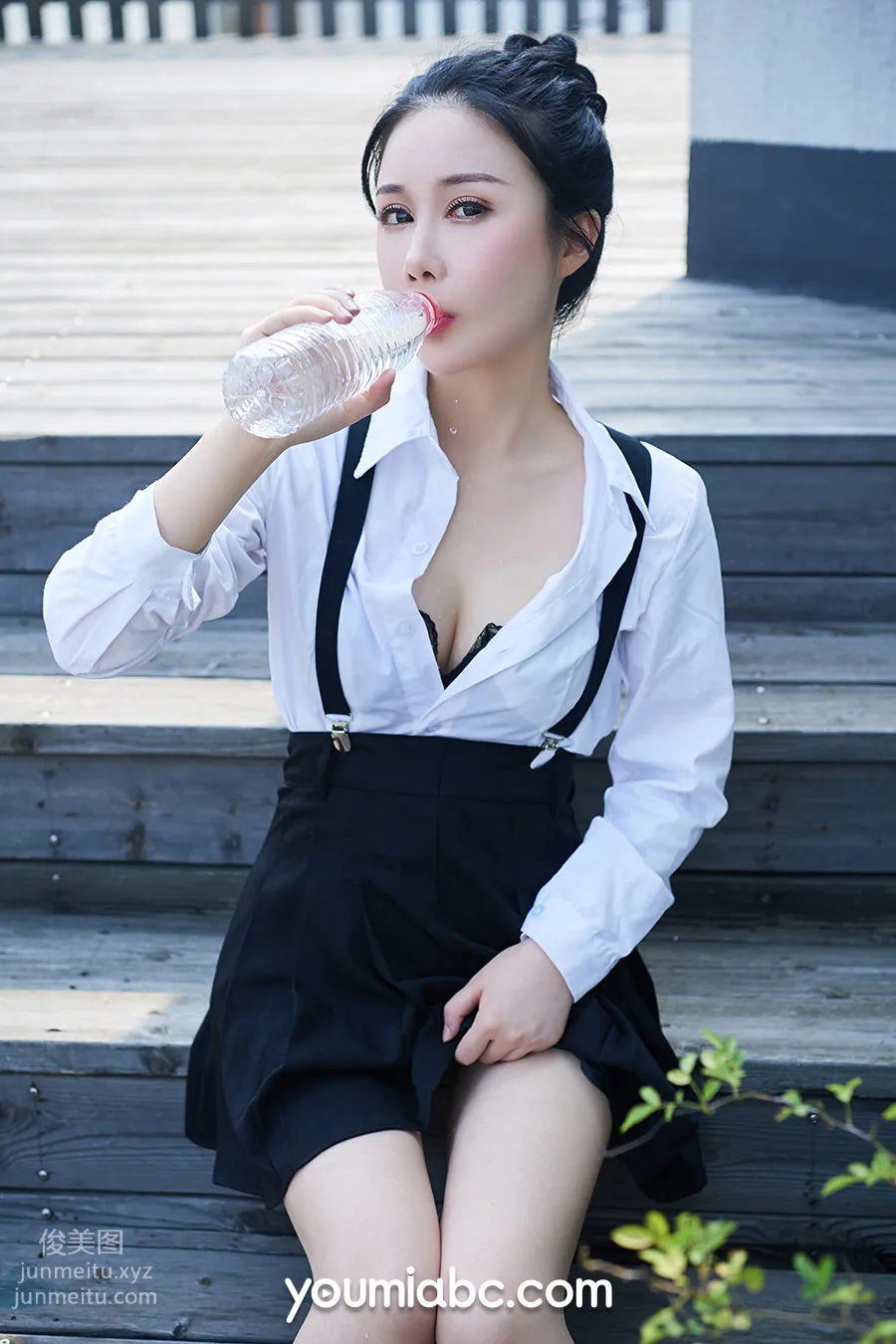 Zi Yi: YouMi photo 27