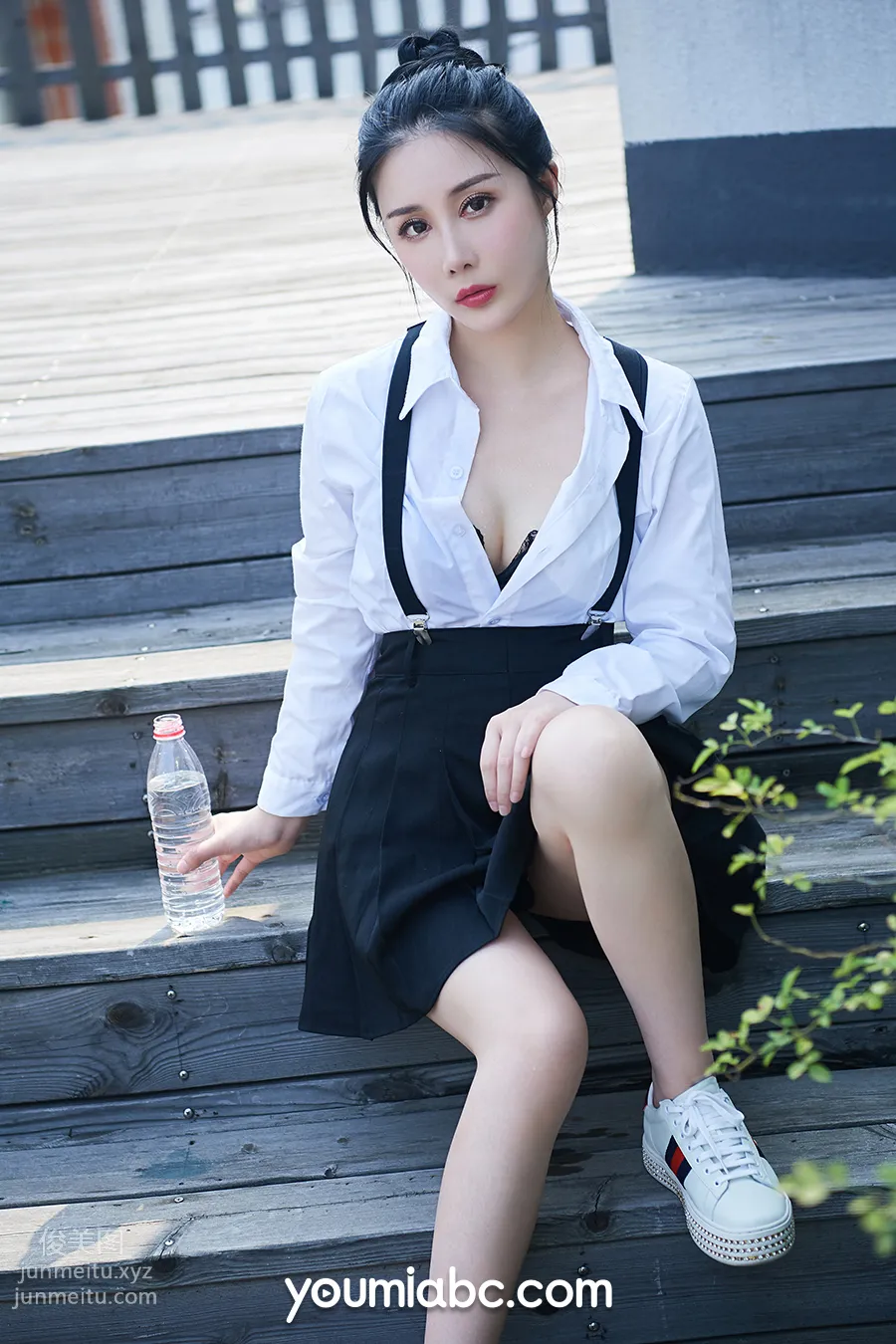 Zi Yi: YouMi photo 28