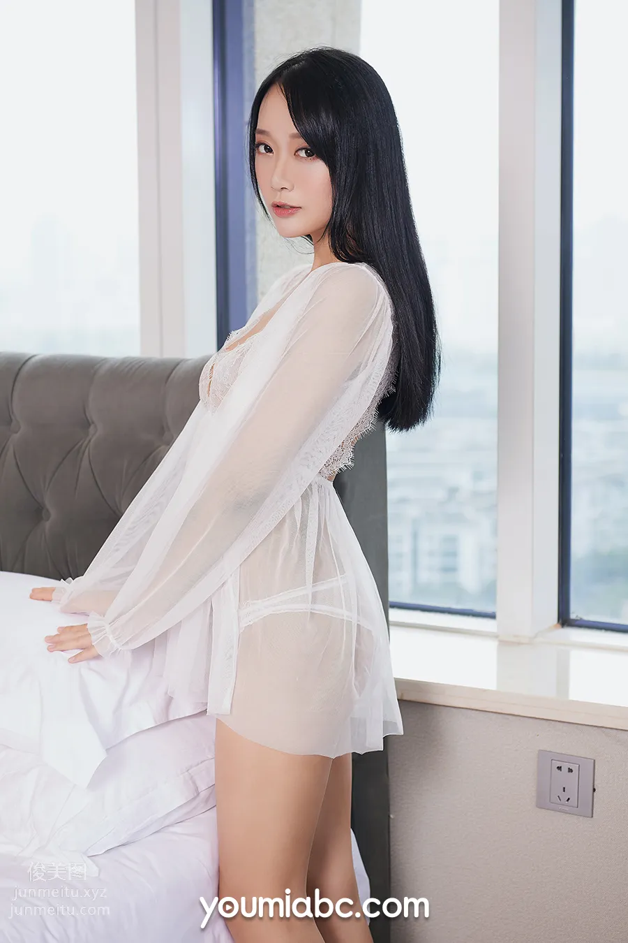 He Jiaying: YouMi photo 2