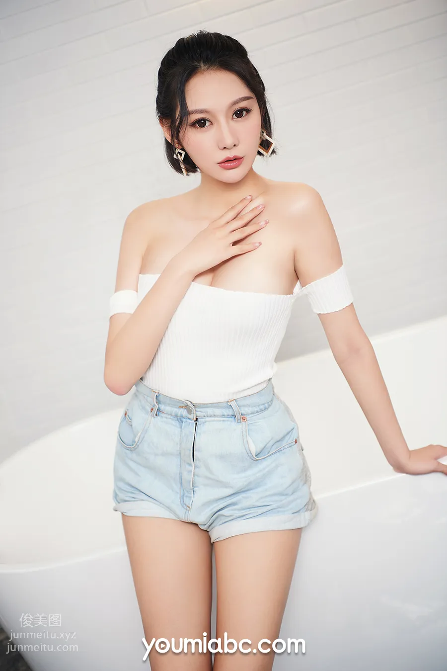 Renee Fu: YouMi photo 20