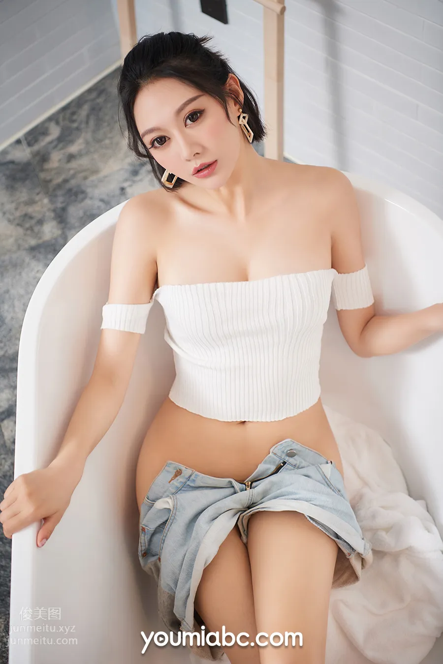 Renee Fu: YouMi photo 24