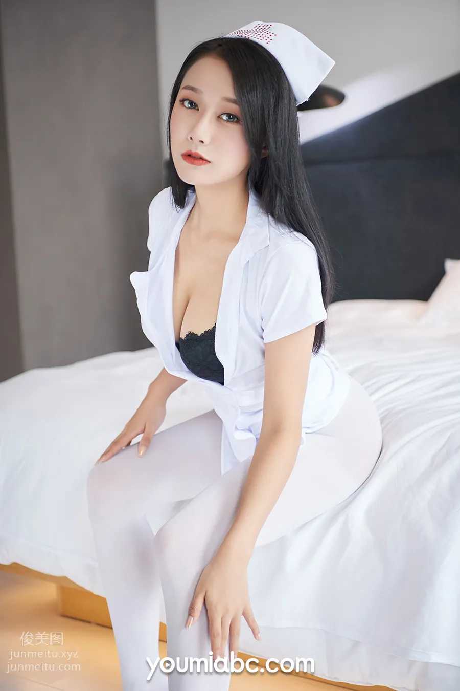 He Jiaying: YouMi photo 4