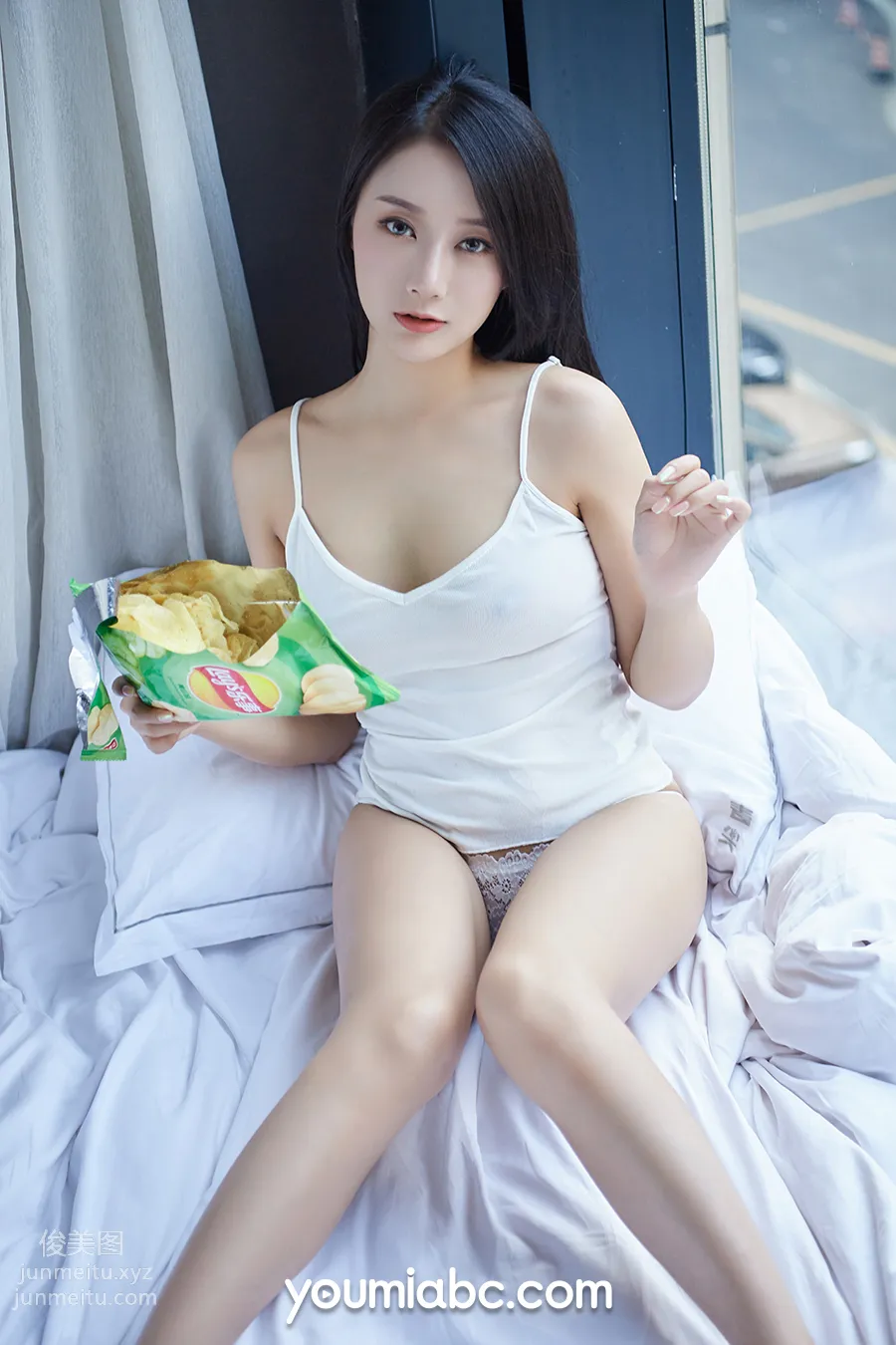 He Jiaying: YouMi photo 4