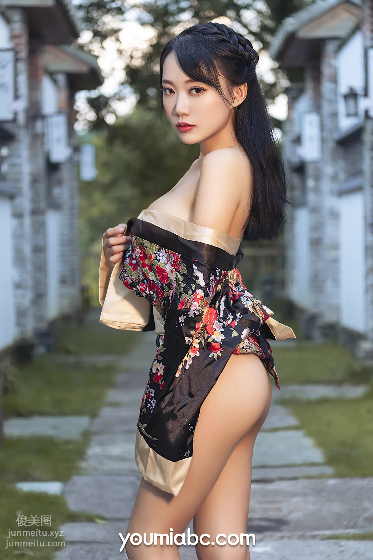He Jiaying: YouMi photo 8