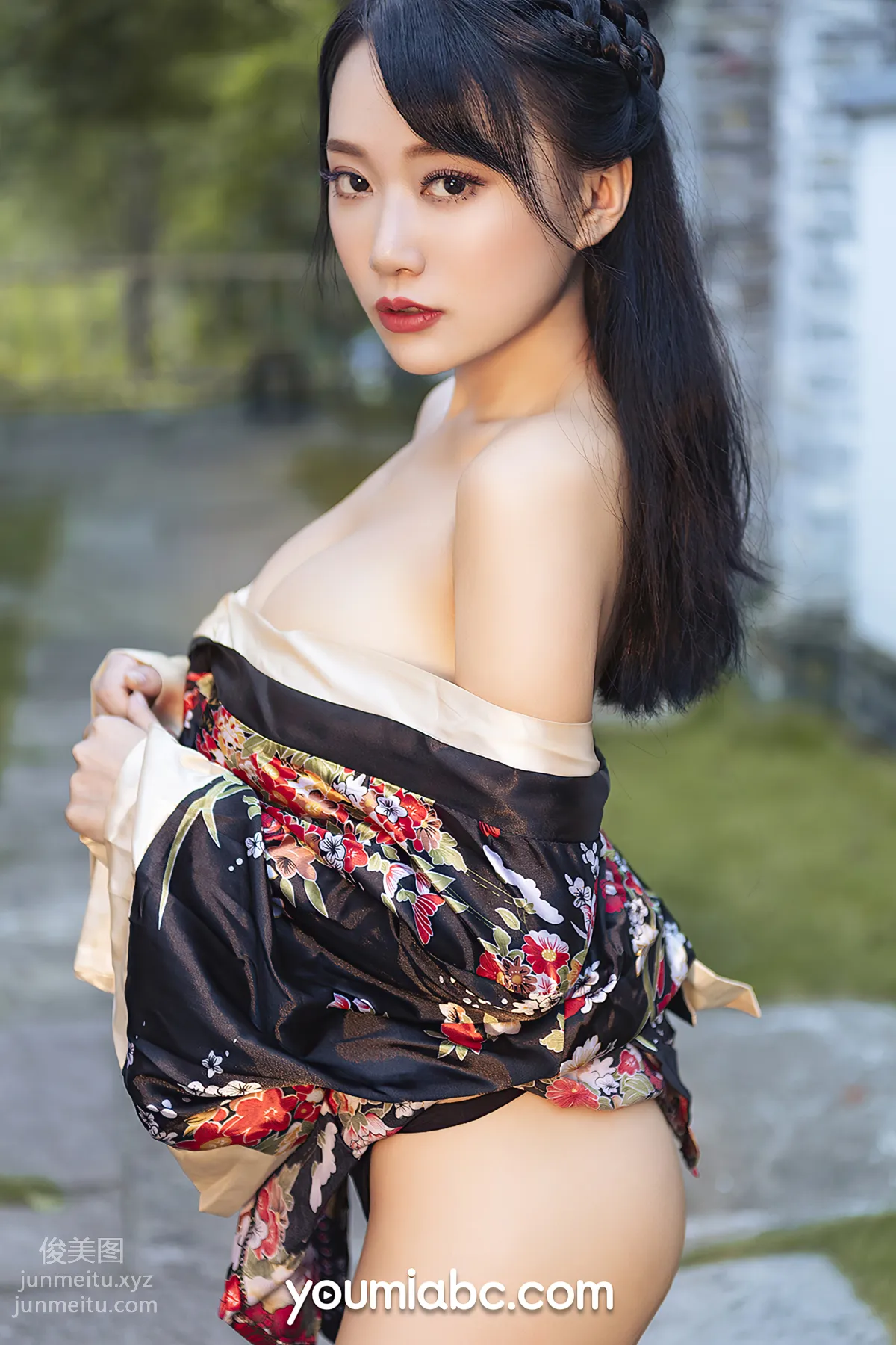 He Jiaying: YouMi photo 10