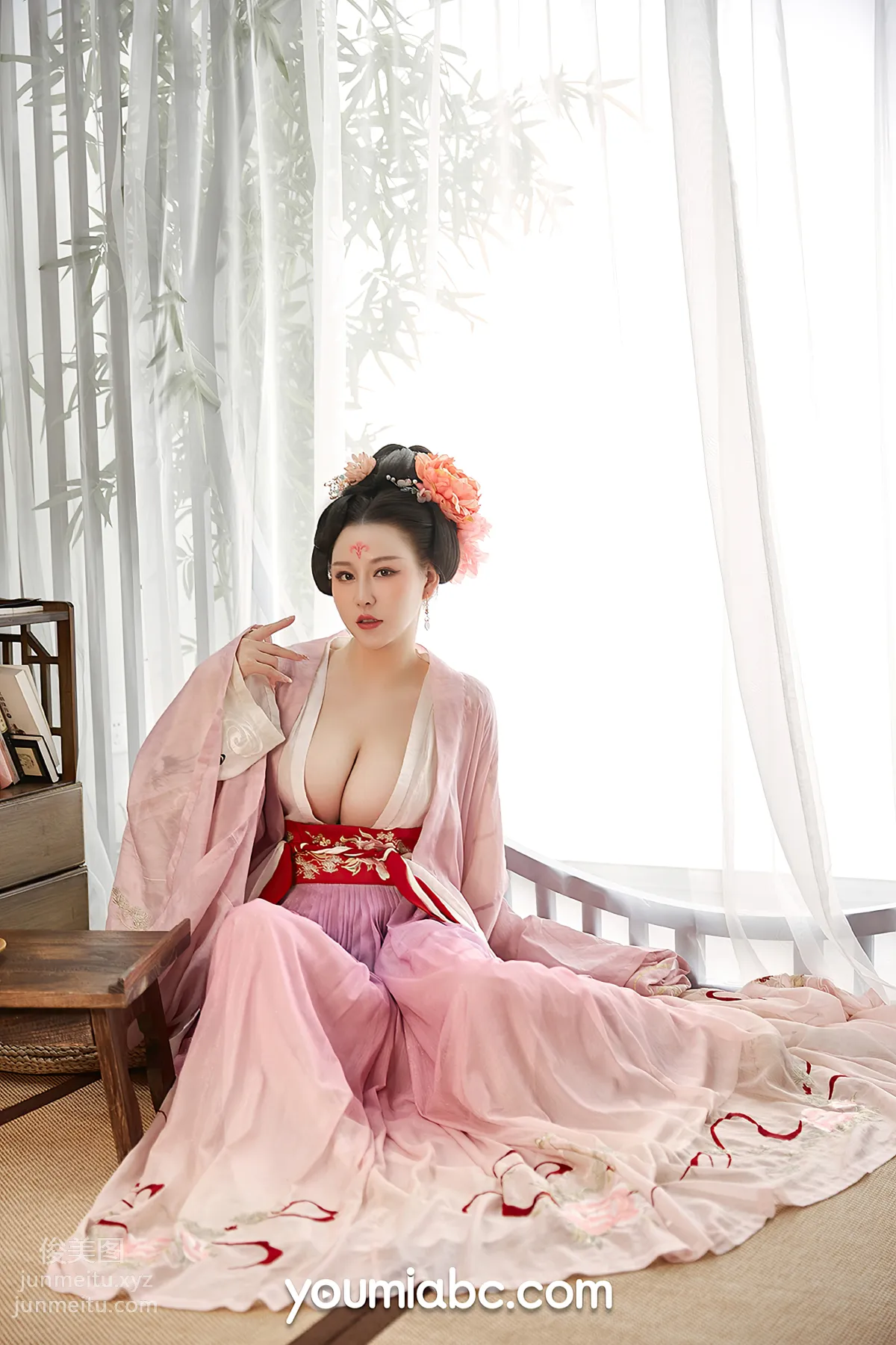 Fei Ruola: YouMi photo 6