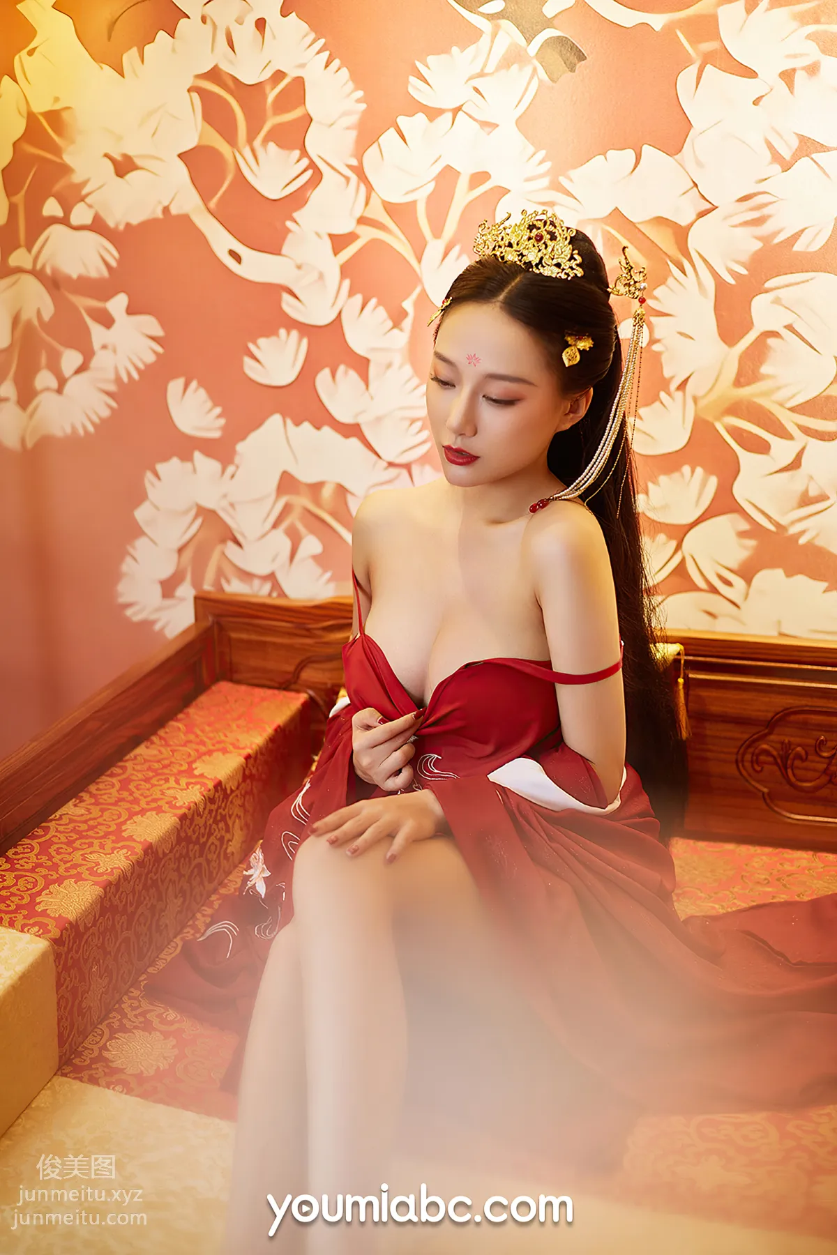 He Jiaying: YouMi photo 13