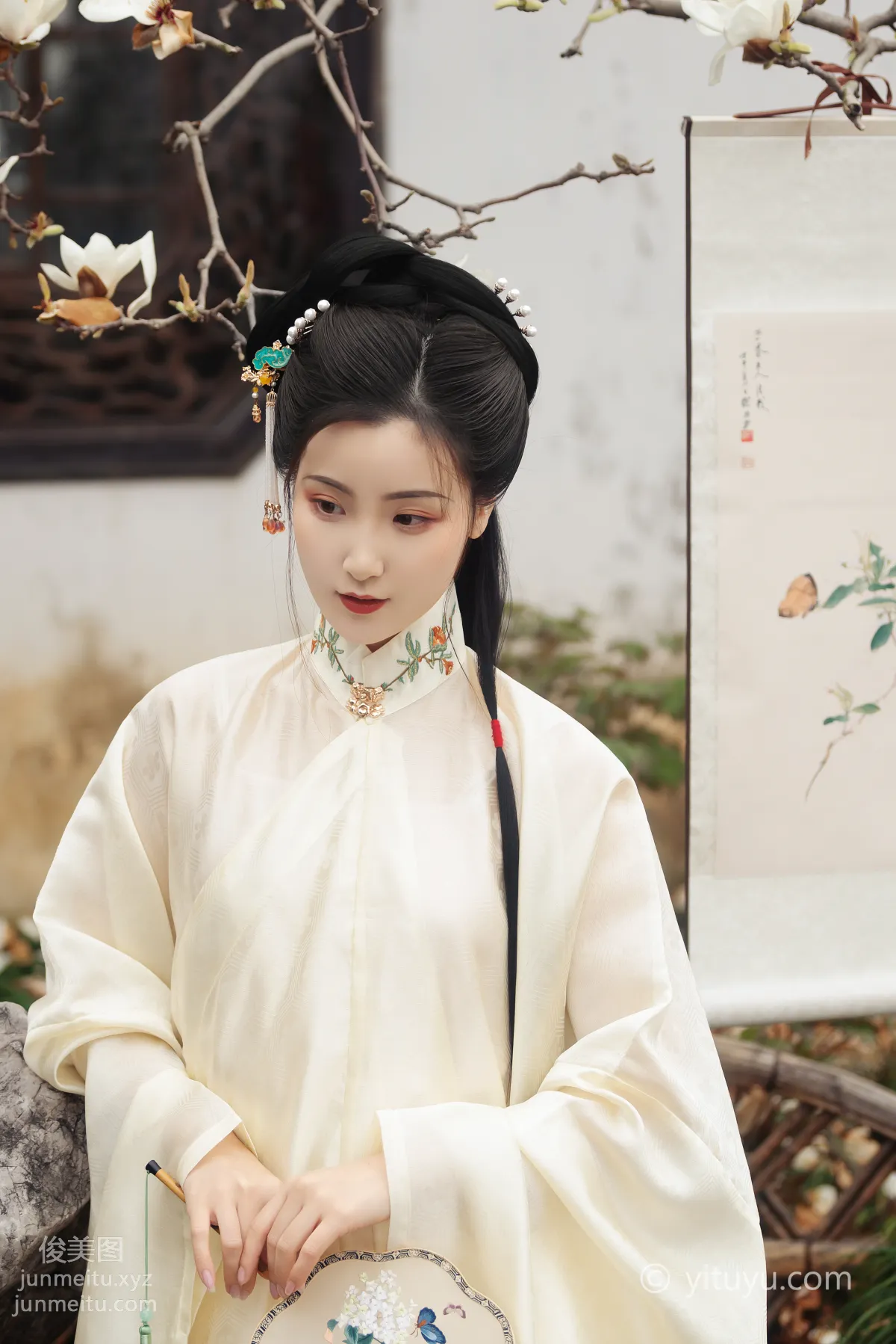 Jin Er: YiTuYu photo 3