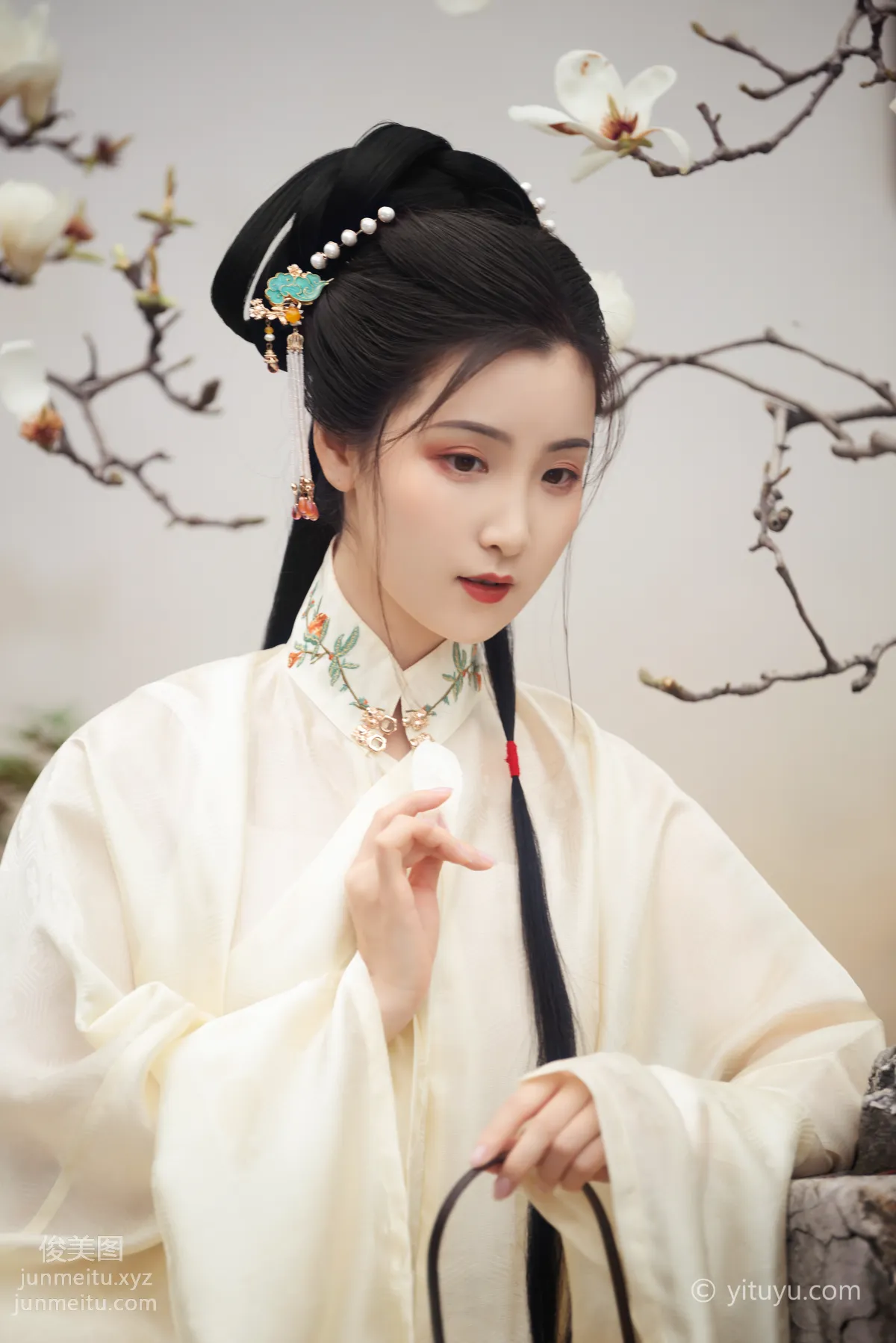 Jin Er: YiTuYu photo 7