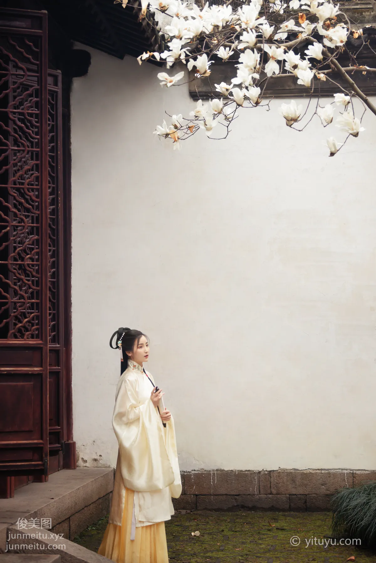 Jin Er: YiTuYu photo 14