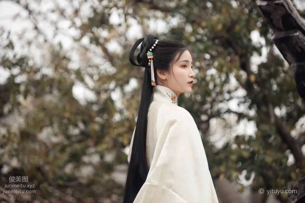 Jin Er: YiTuYu photo 15
