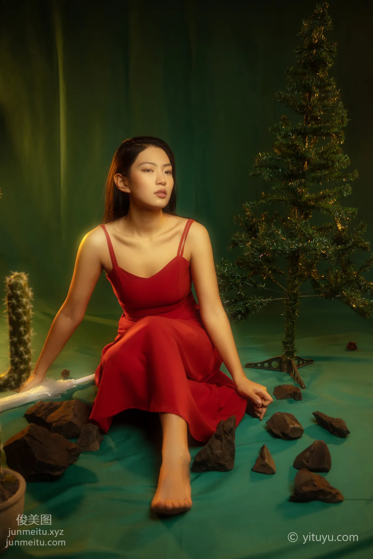[YiTuYu] 2021.05.24 Red Dress Jiao Jiao photo 27
