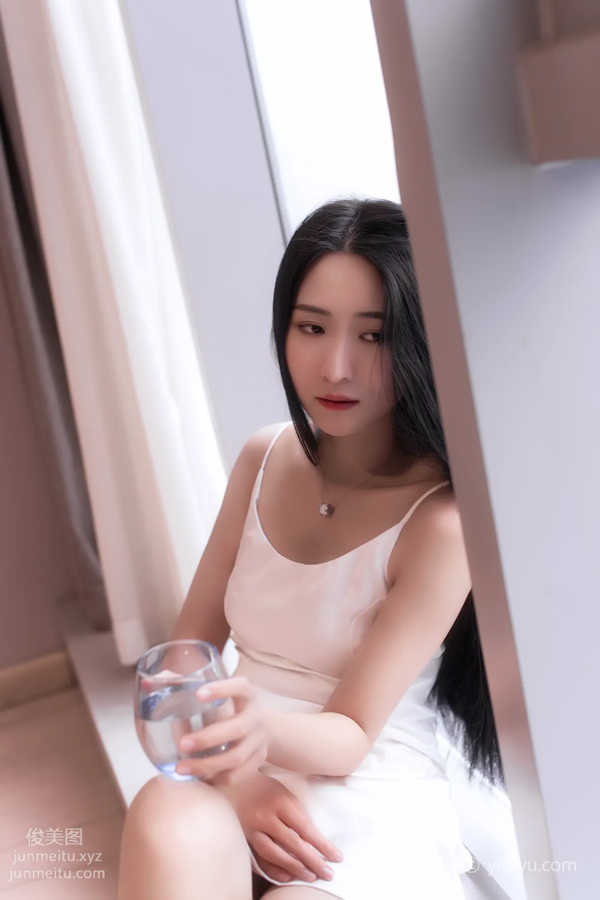 Ying Er: YiTuYu photo 4