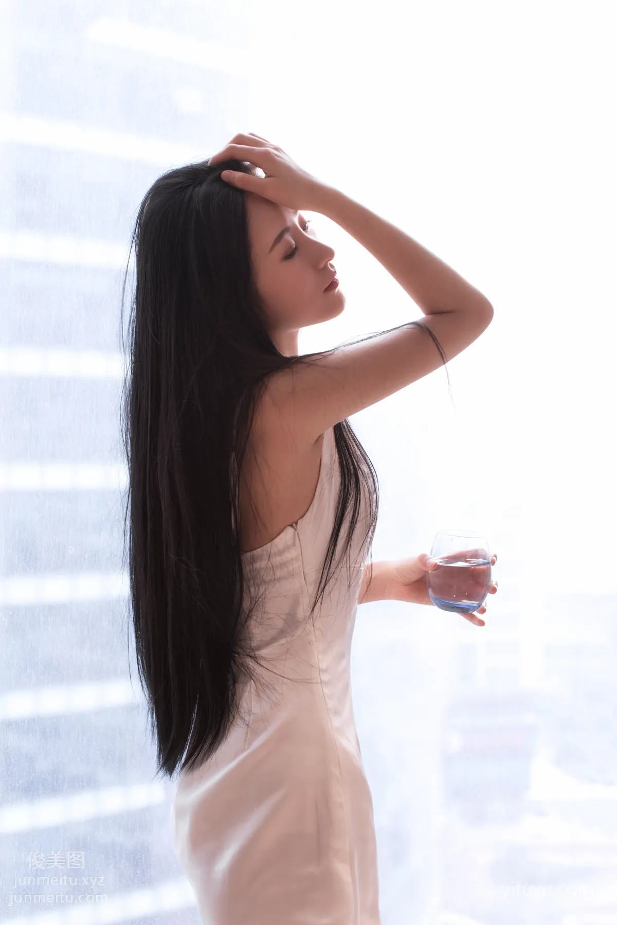 Ying Er: YiTuYu photo 5