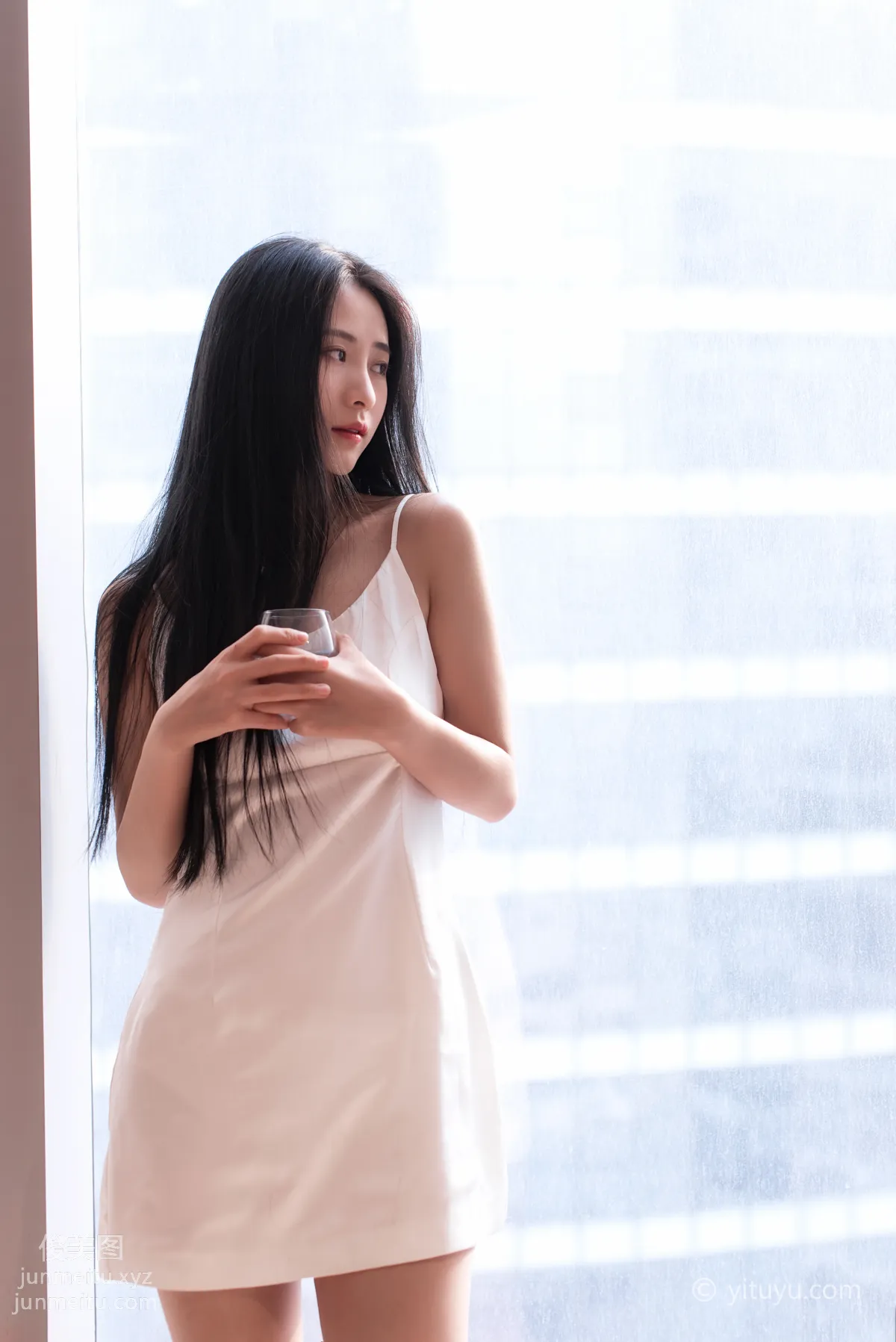 Ying Er: YiTuYu photo 6