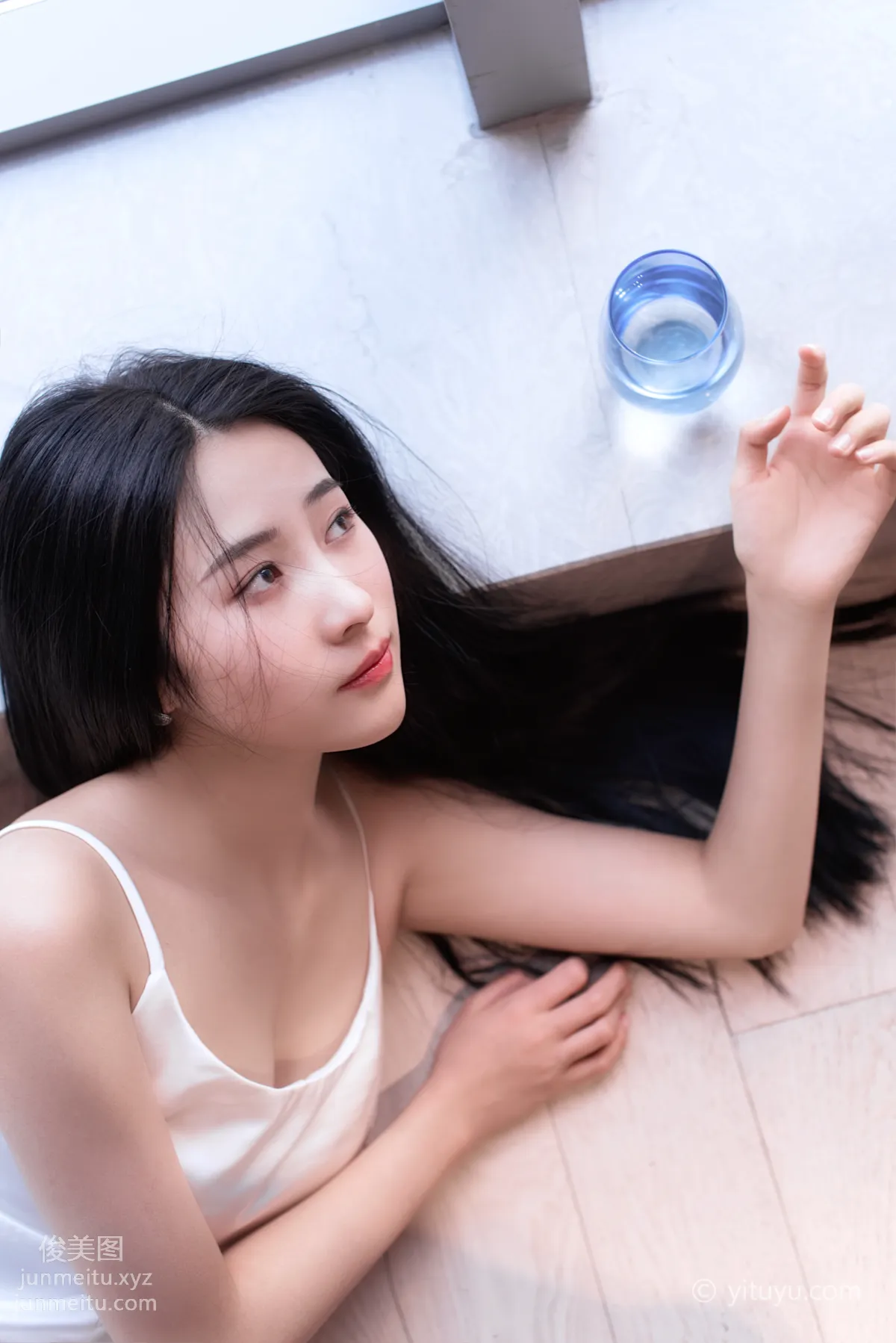 Ying Er: YiTuYu photo 9