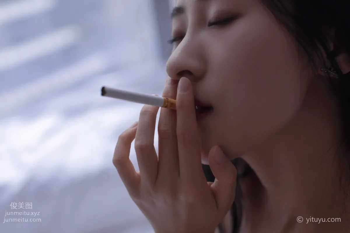 Ying Er: YiTuYu photo 21