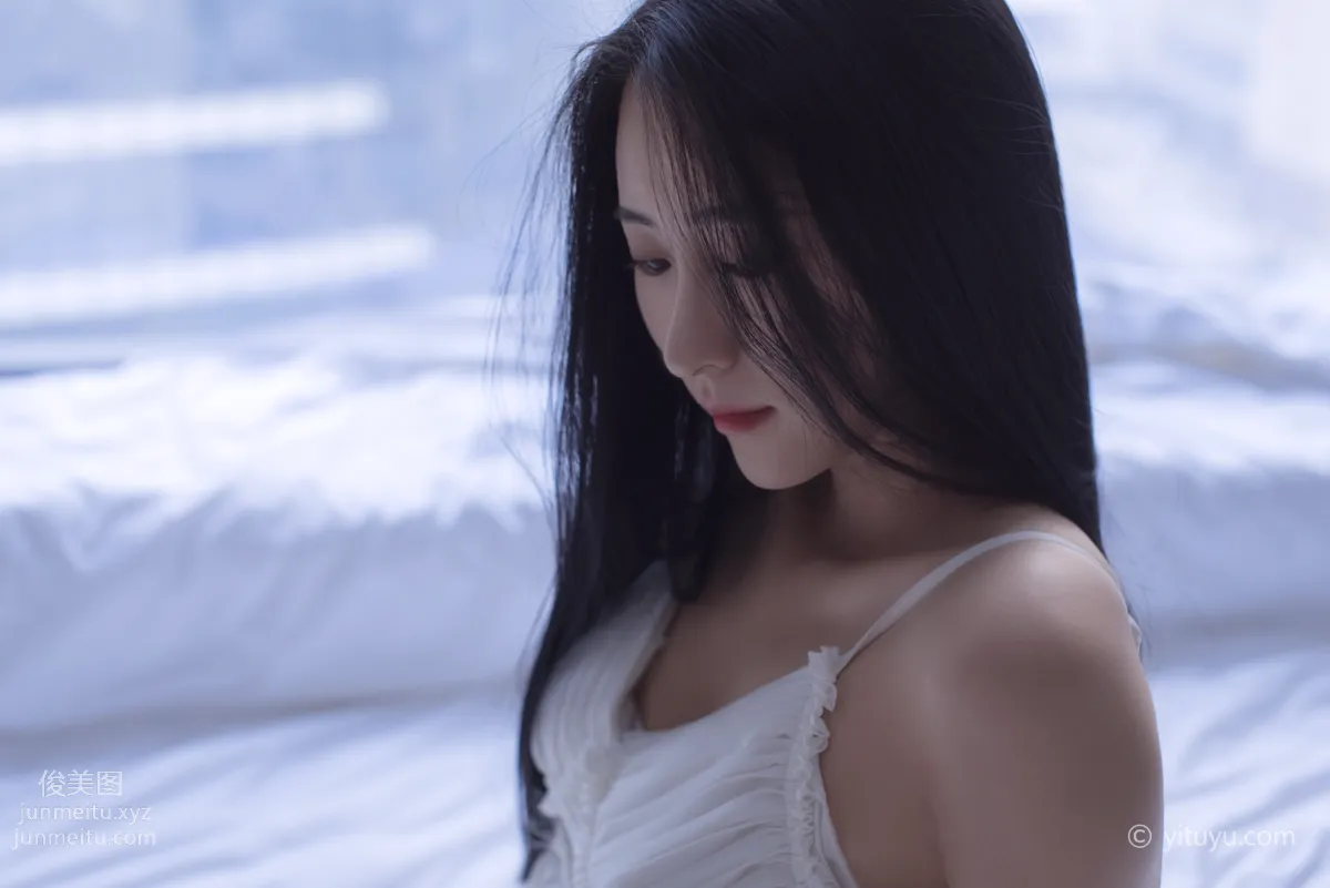 Ying Er: YiTuYu photo 22