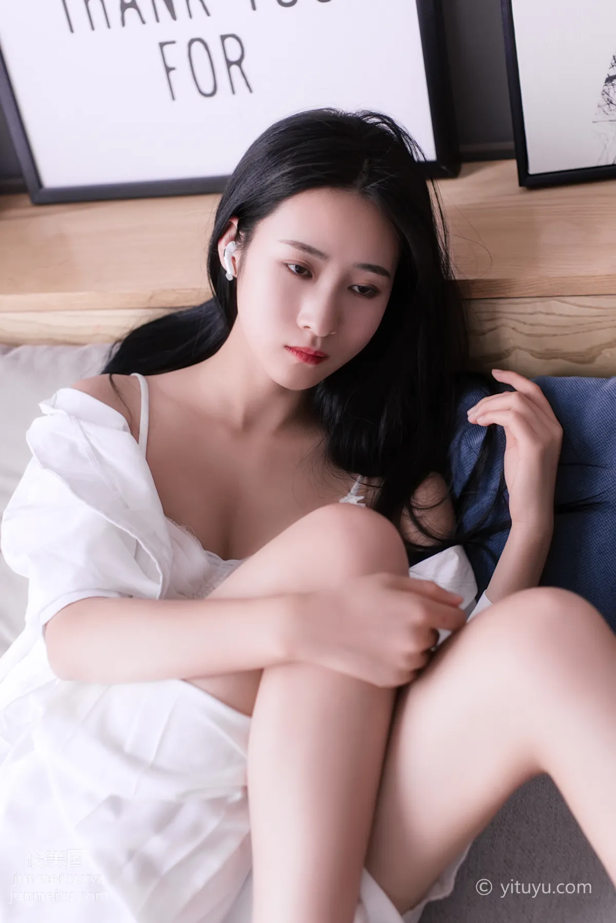 Ying Er: YiTuYu photo 26