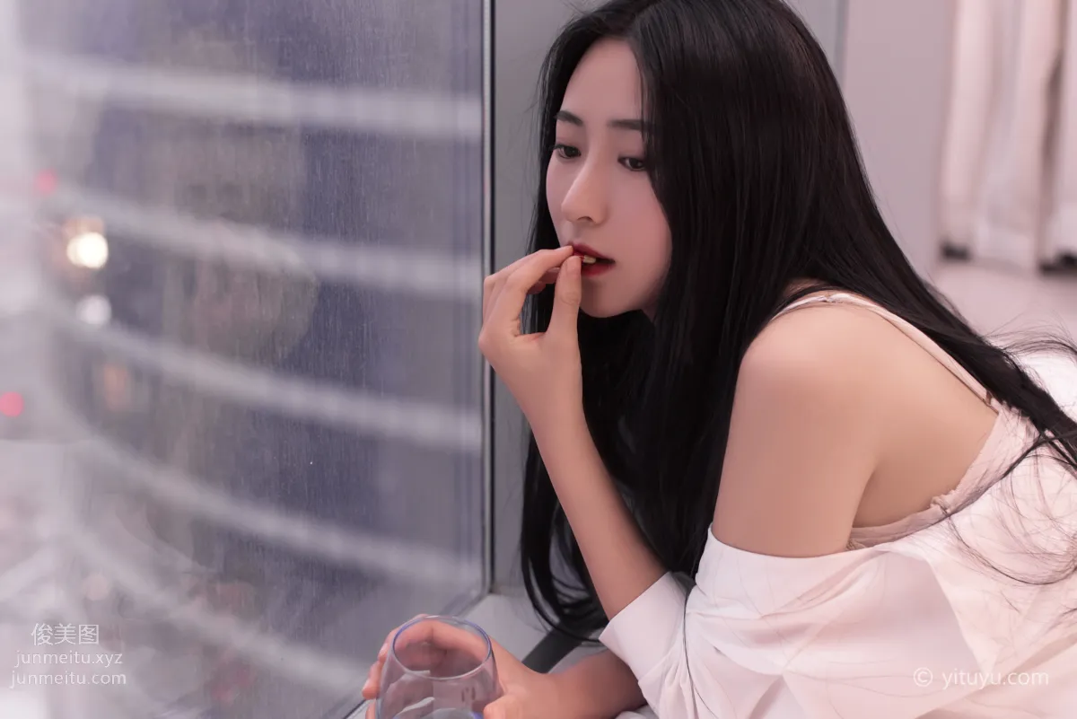 Ying Er: YiTuYu photo 33