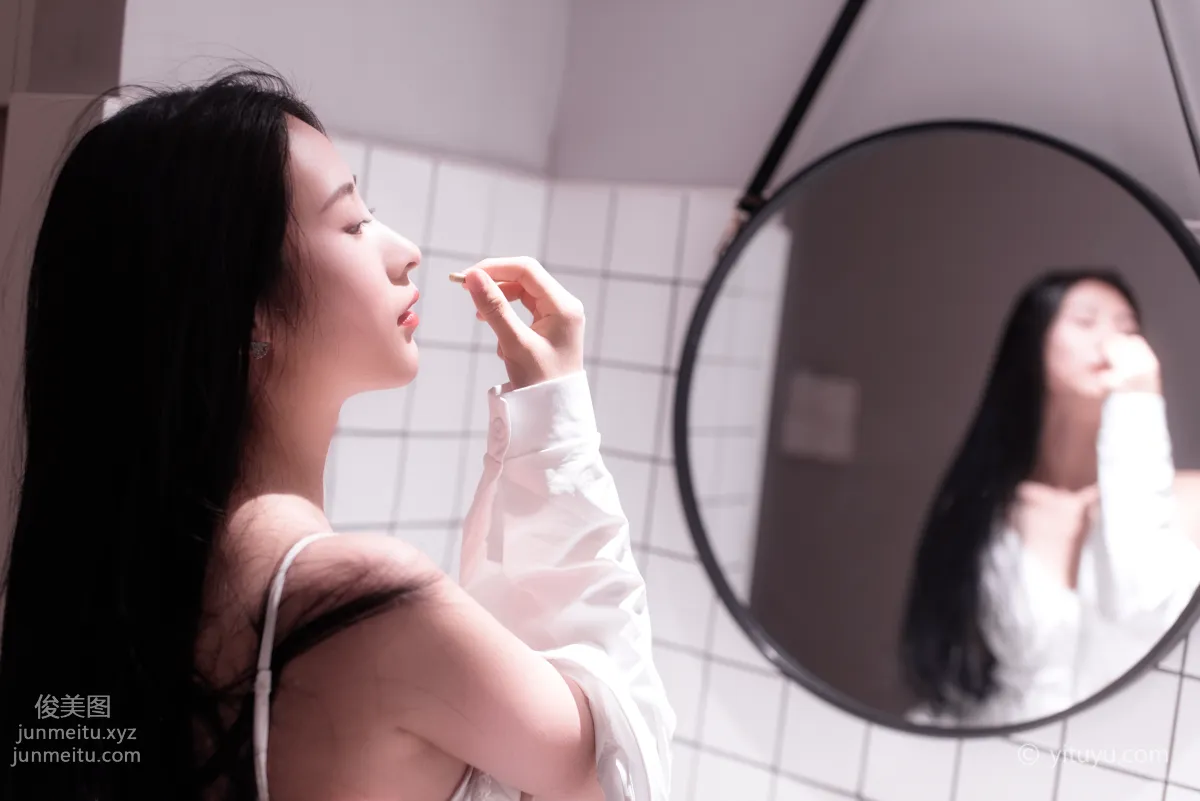 Ying Er: YiTuYu photo 38