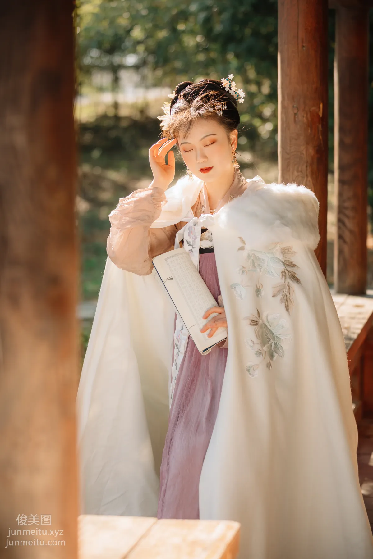 Bi Shan: YiTuYu photo 2