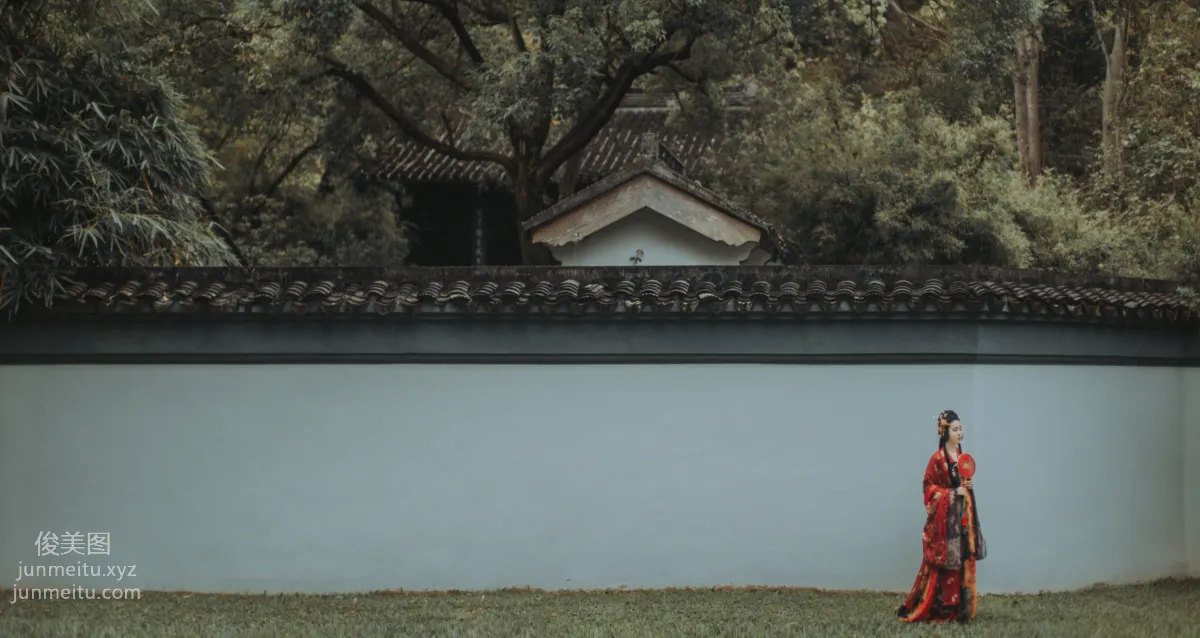 A Ling: YiTuYu photo 2