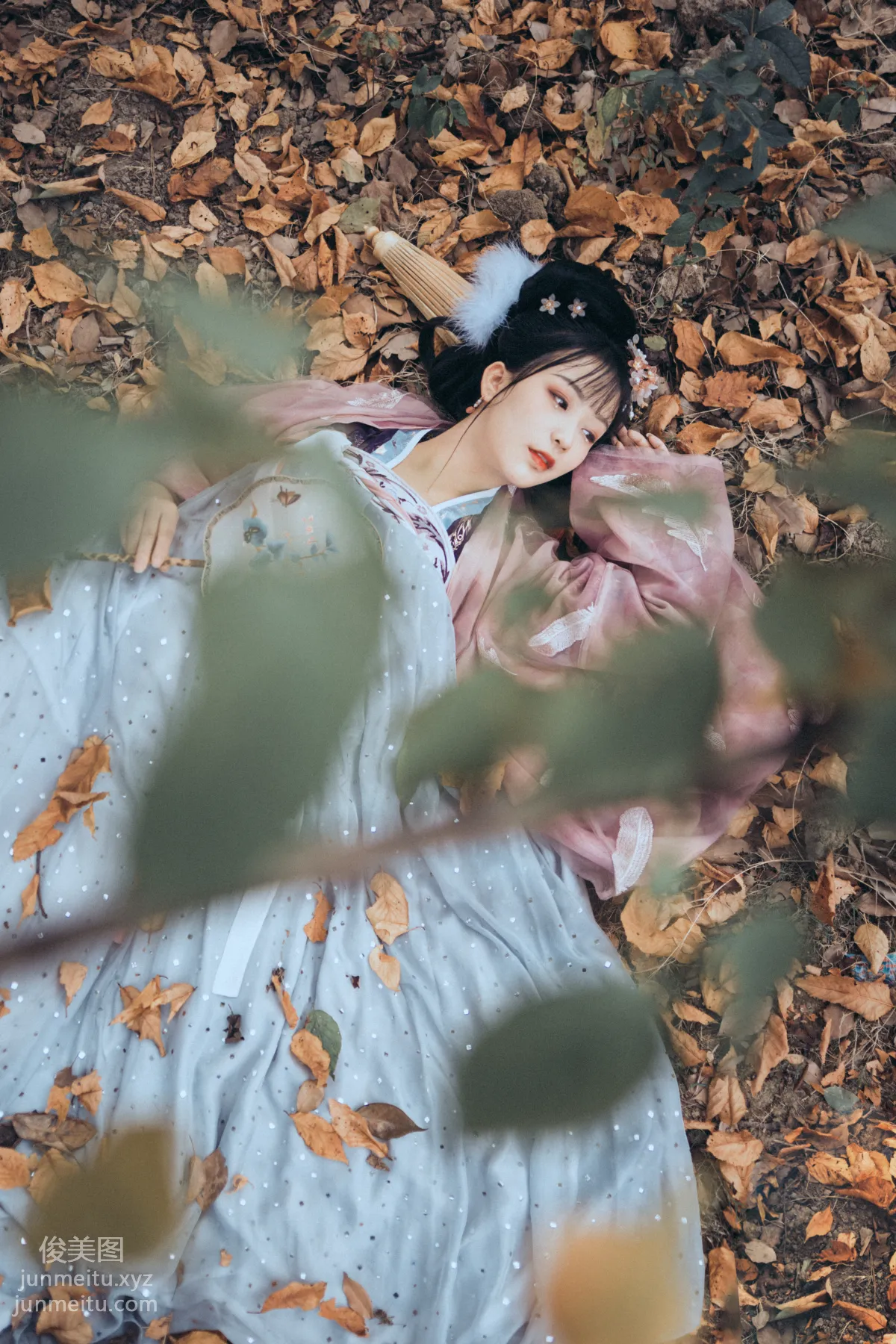 Seven: YiTuYu photo 5