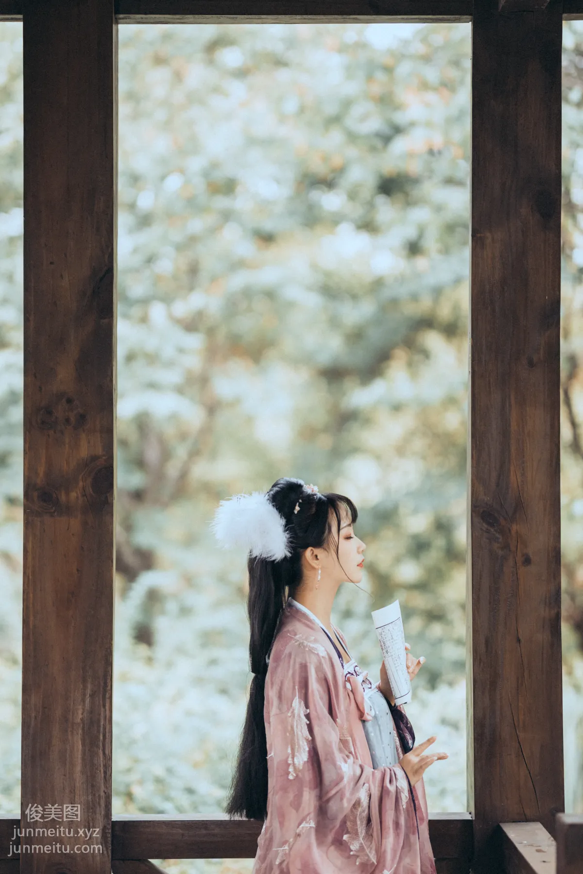 Seven: YiTuYu photo 10