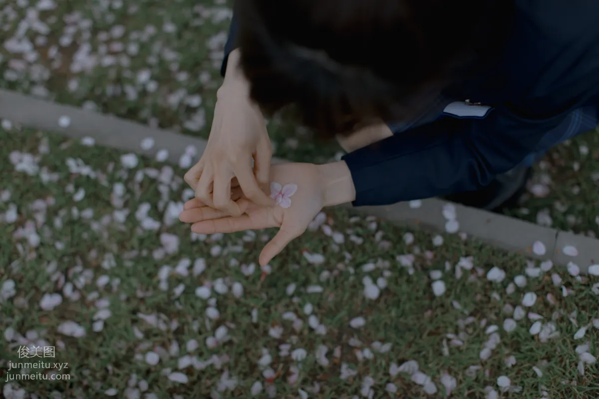 [YiTuYu] 2021.09.02 Cherry Blossoms Falling, Tang Xixi photo 25