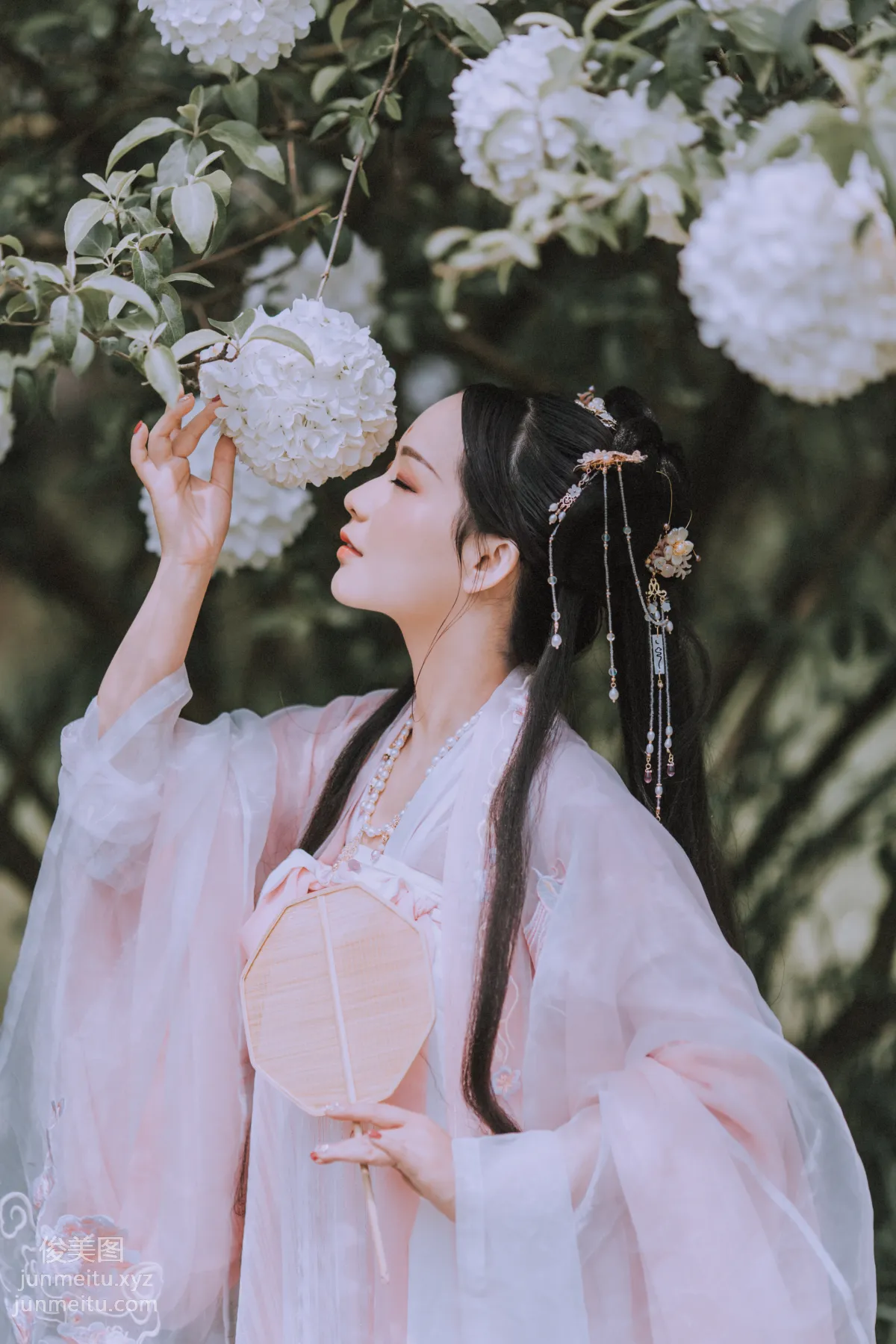 Seven: YiTuYu photo 8