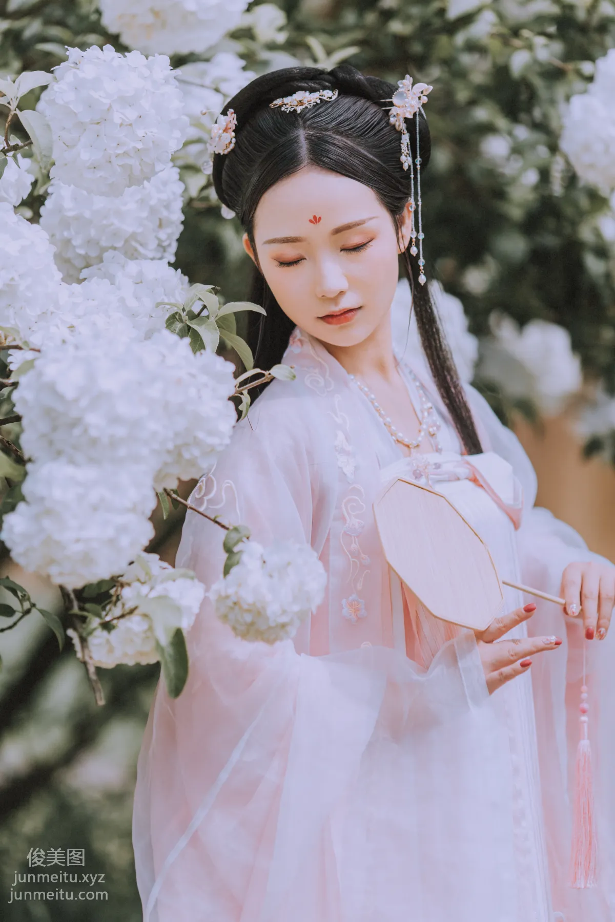 Seven: YiTuYu photo 11