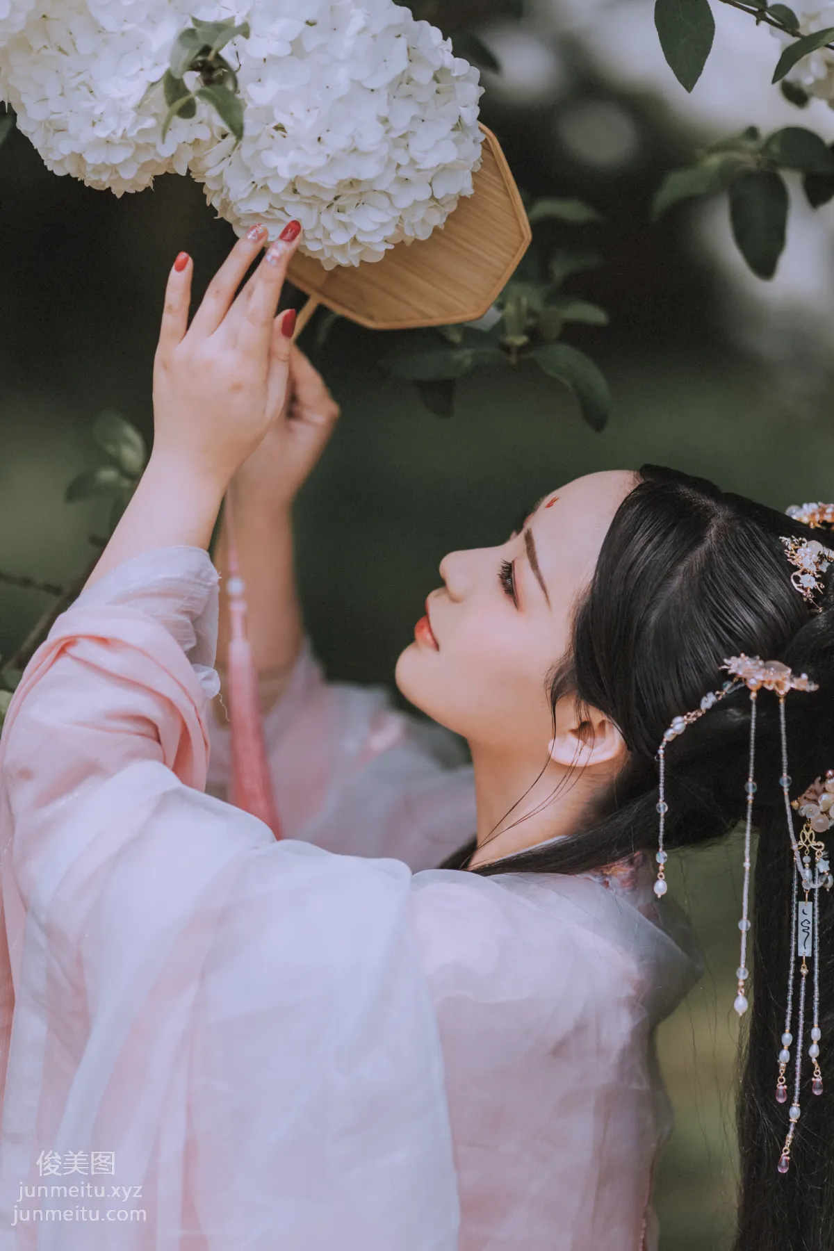 Seven: YiTuYu photo 33