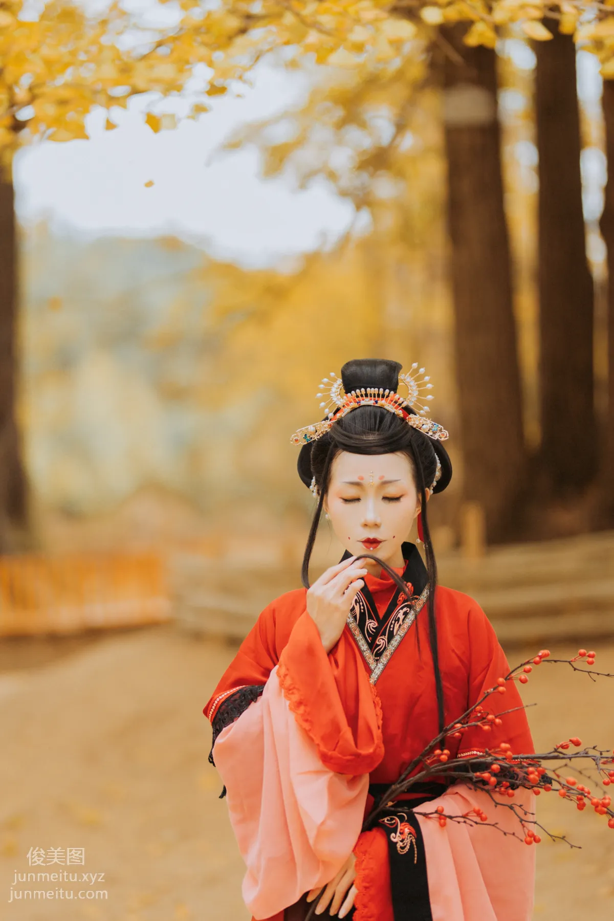 Tan Zi: YiTuYu photo 9