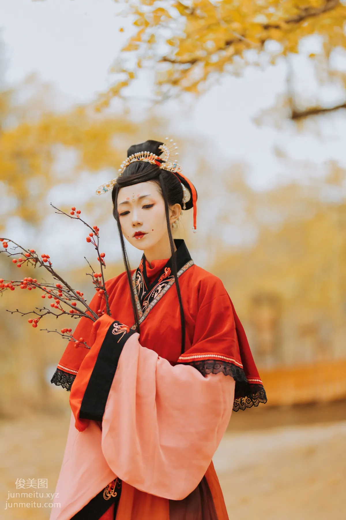 Tan Zi: YiTuYu photo 12
