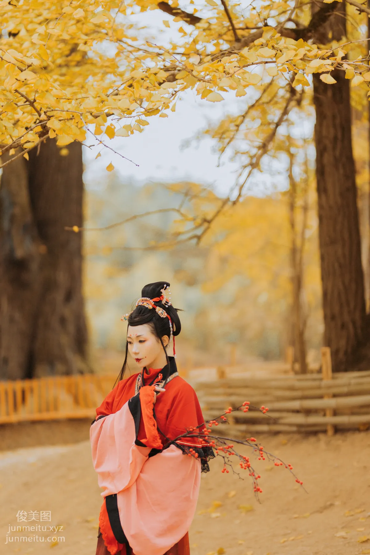 Tan Zi: YiTuYu photo 16