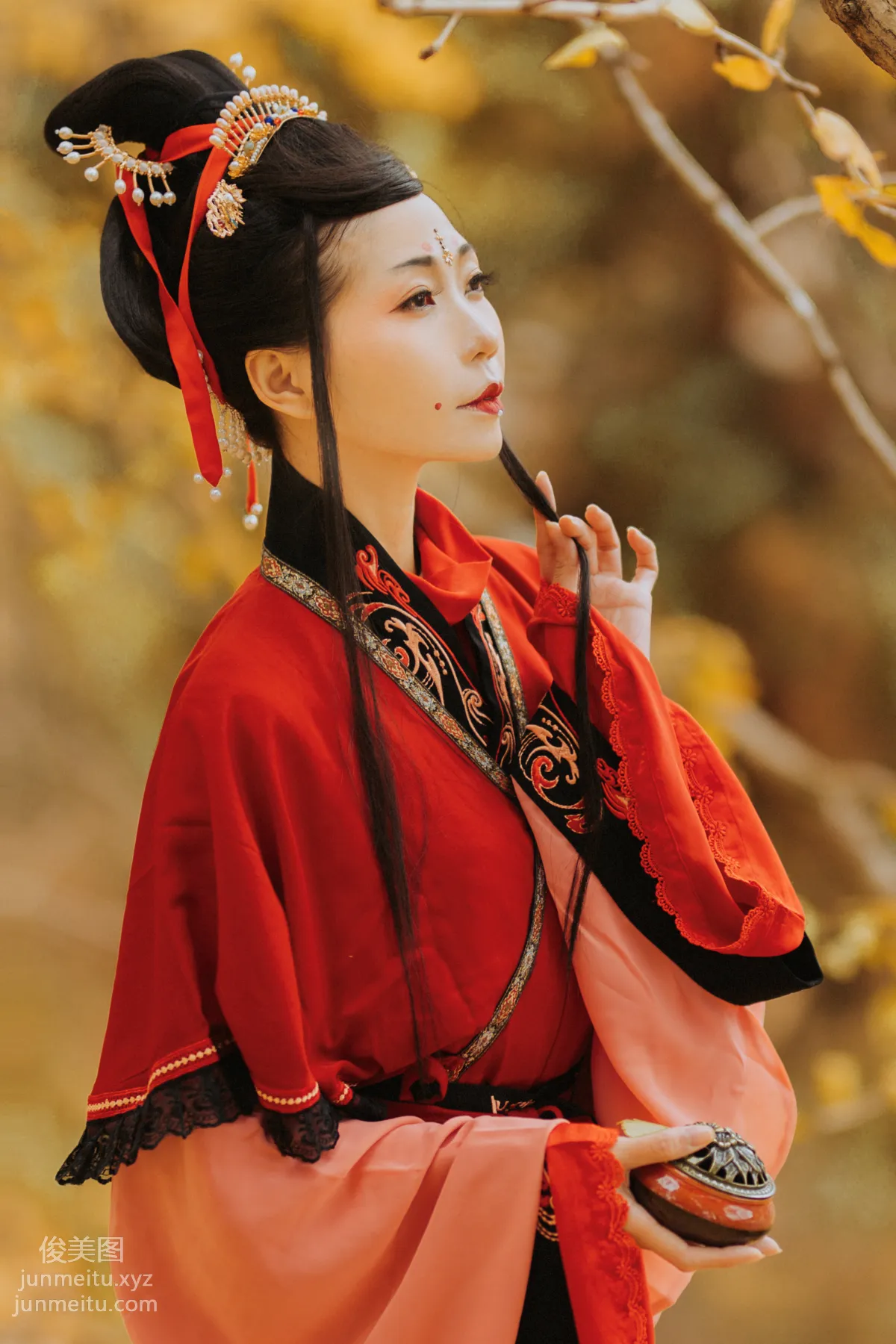 Tan Zi: YiTuYu photo 18