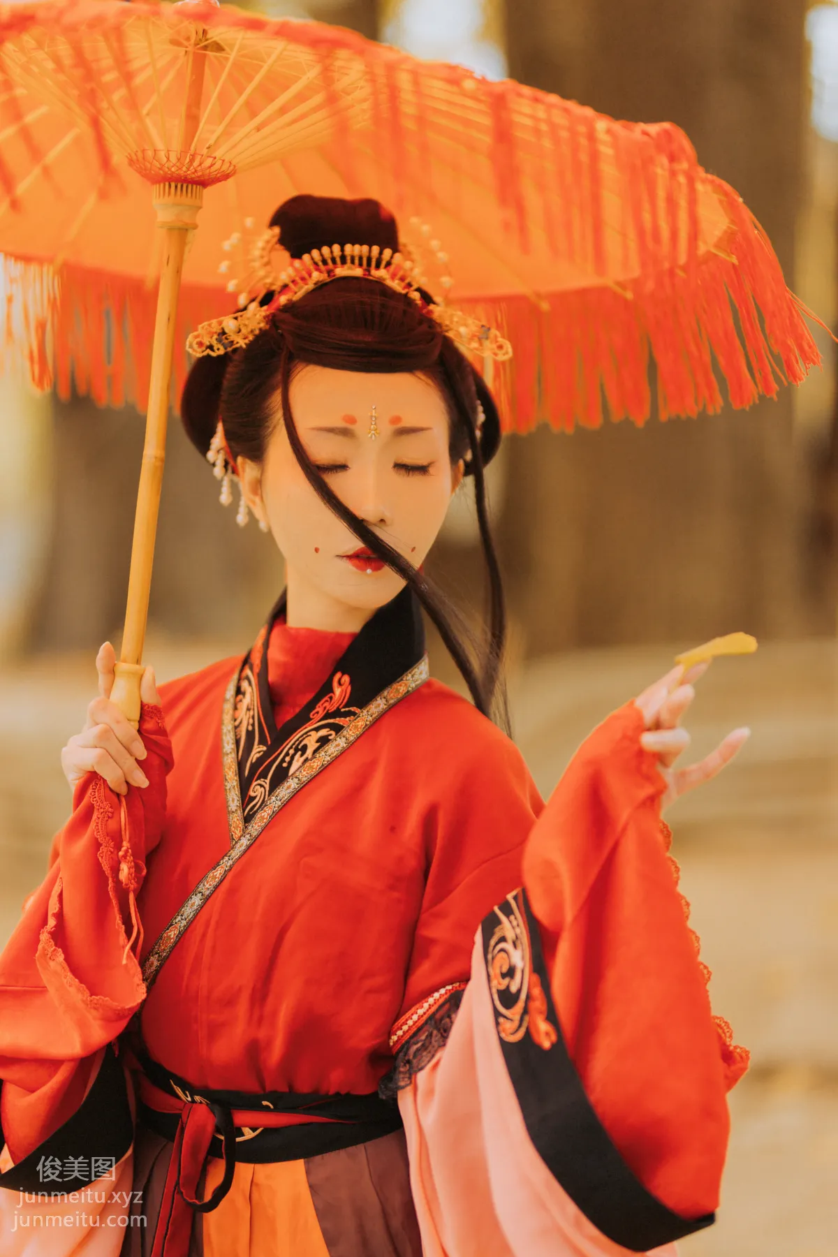 Tan Zi: YiTuYu photo 23
